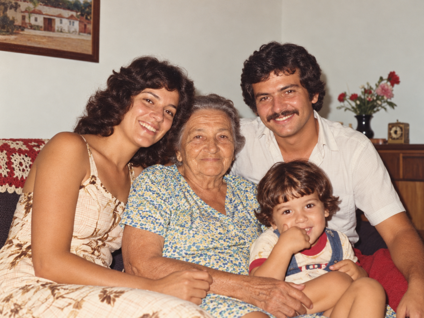 A mesma fotografia de família após restauração digital, com cores vivas, nitidez recuperada e sem os danos do tempo.